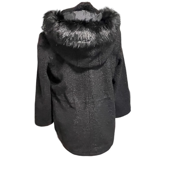 - INTL d.e.t.a.i.l.s Coat with fur Hood Size Small - Picture 9 of 16